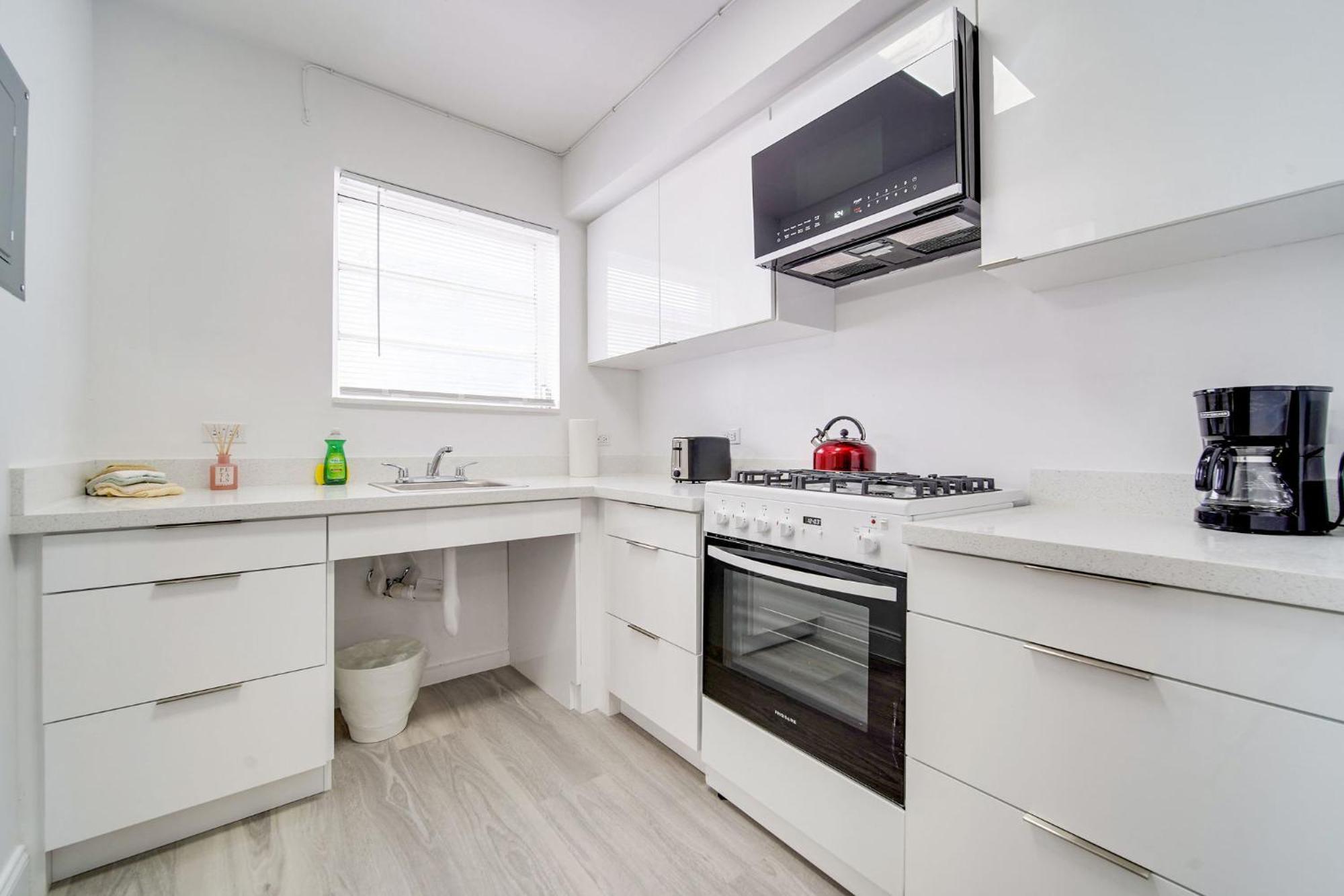 Deco Beachside Apt, W/2 Queen Beds, Washer/Dryer Miami Beach Luaran gambar