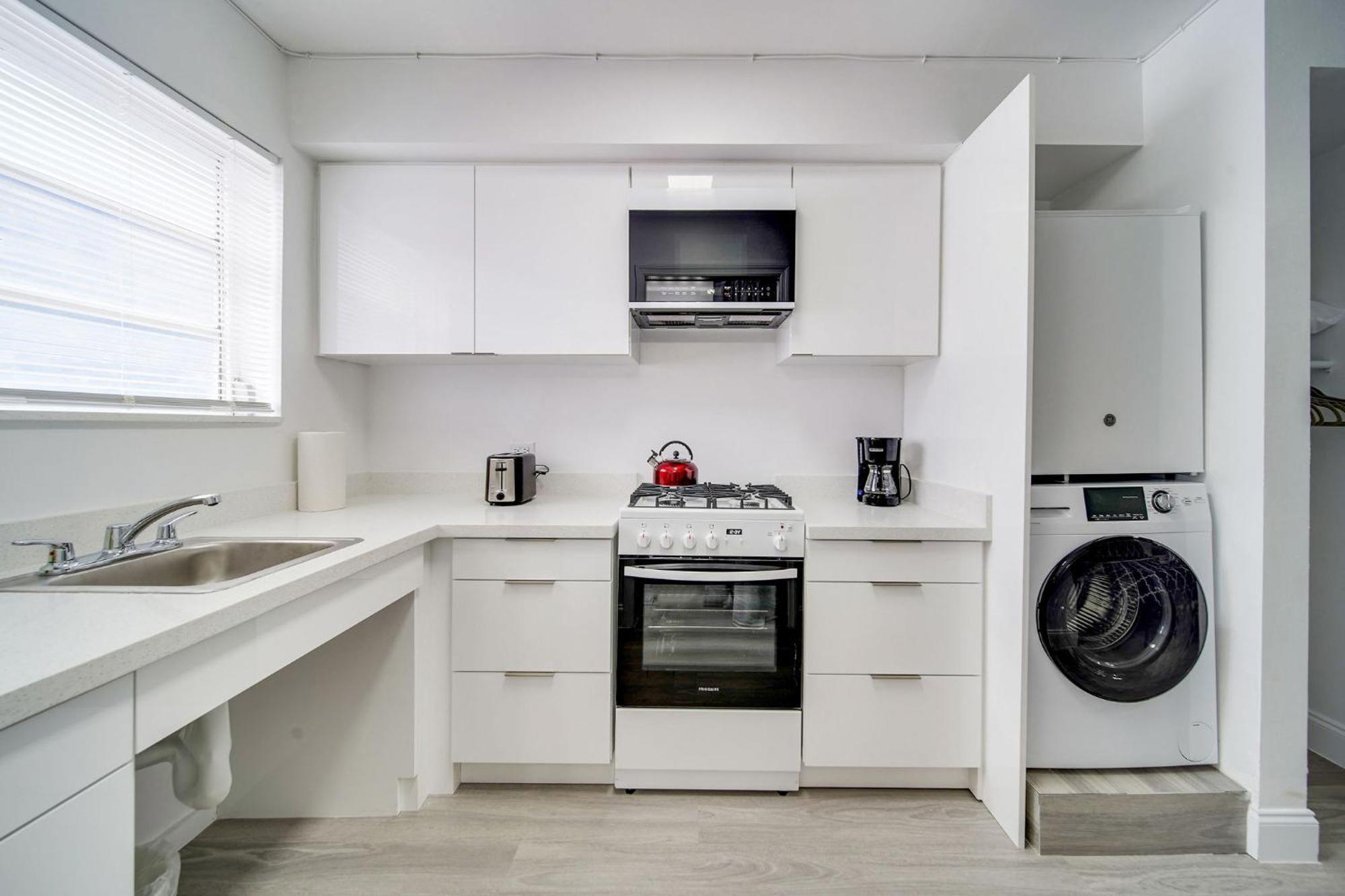 Deco Beachside Apt, W/2 Queen Beds, Washer/Dryer Miami Beach Luaran gambar